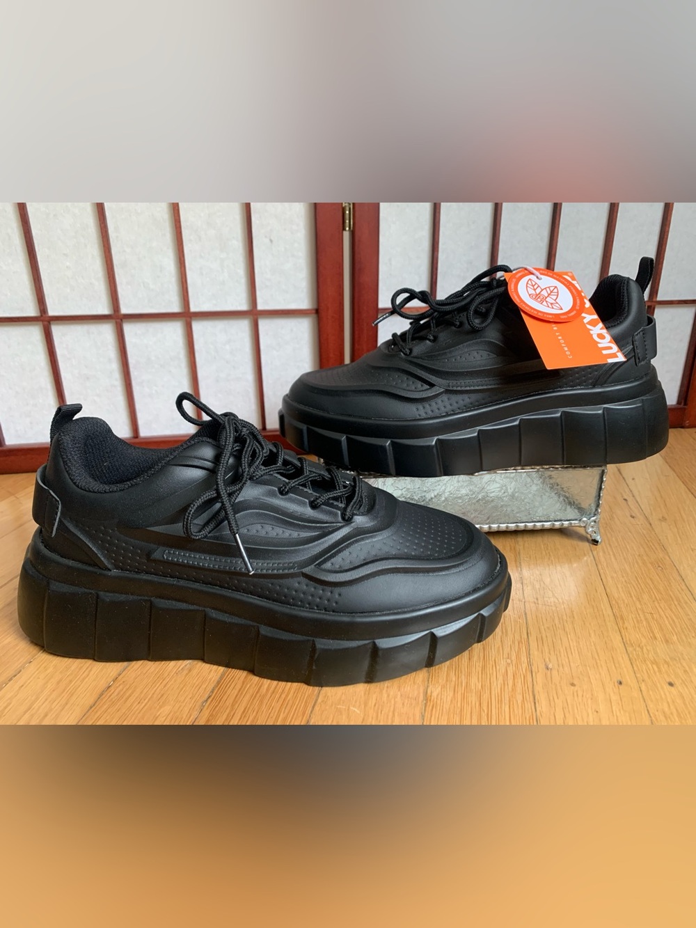 NWOB LUCKY STEP COMFORT BIOTECH Memory Foam Vegan Air Cooled Black Sneakers W 8